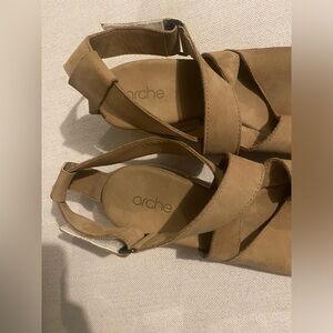 Women’s Arche Tan strappy wedge sandals leather made in Croatia size 8.5